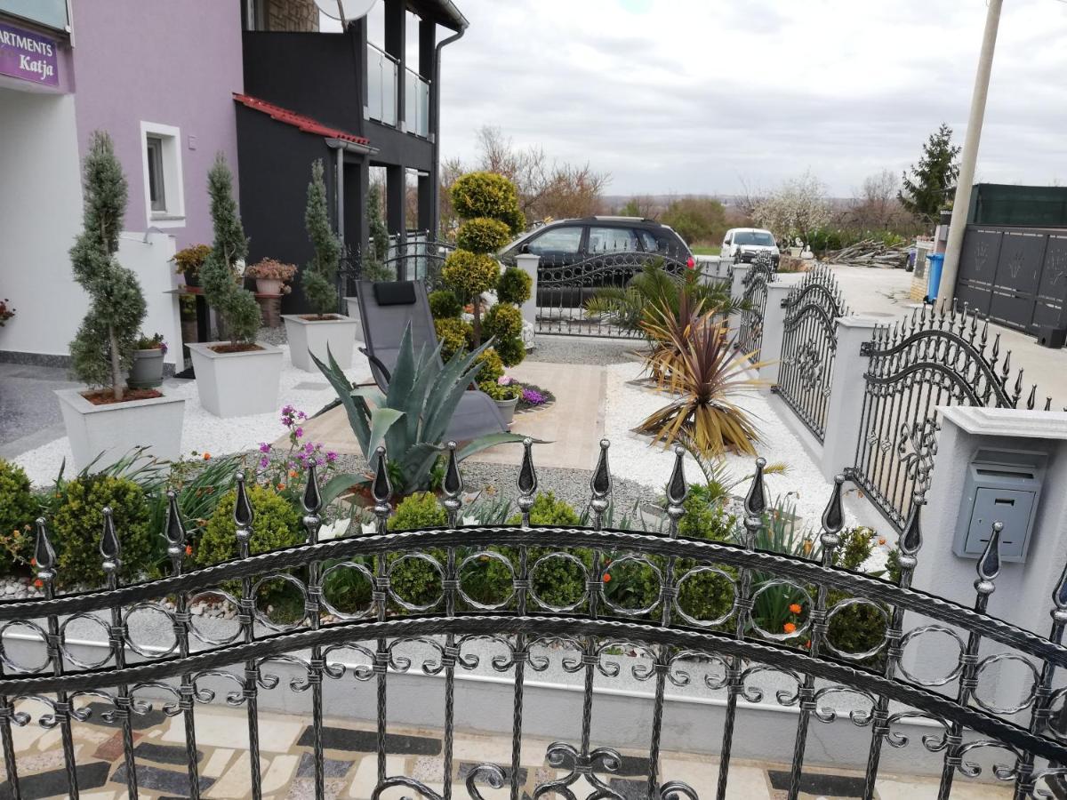 Apartments Katja Porec Bagian luar foto