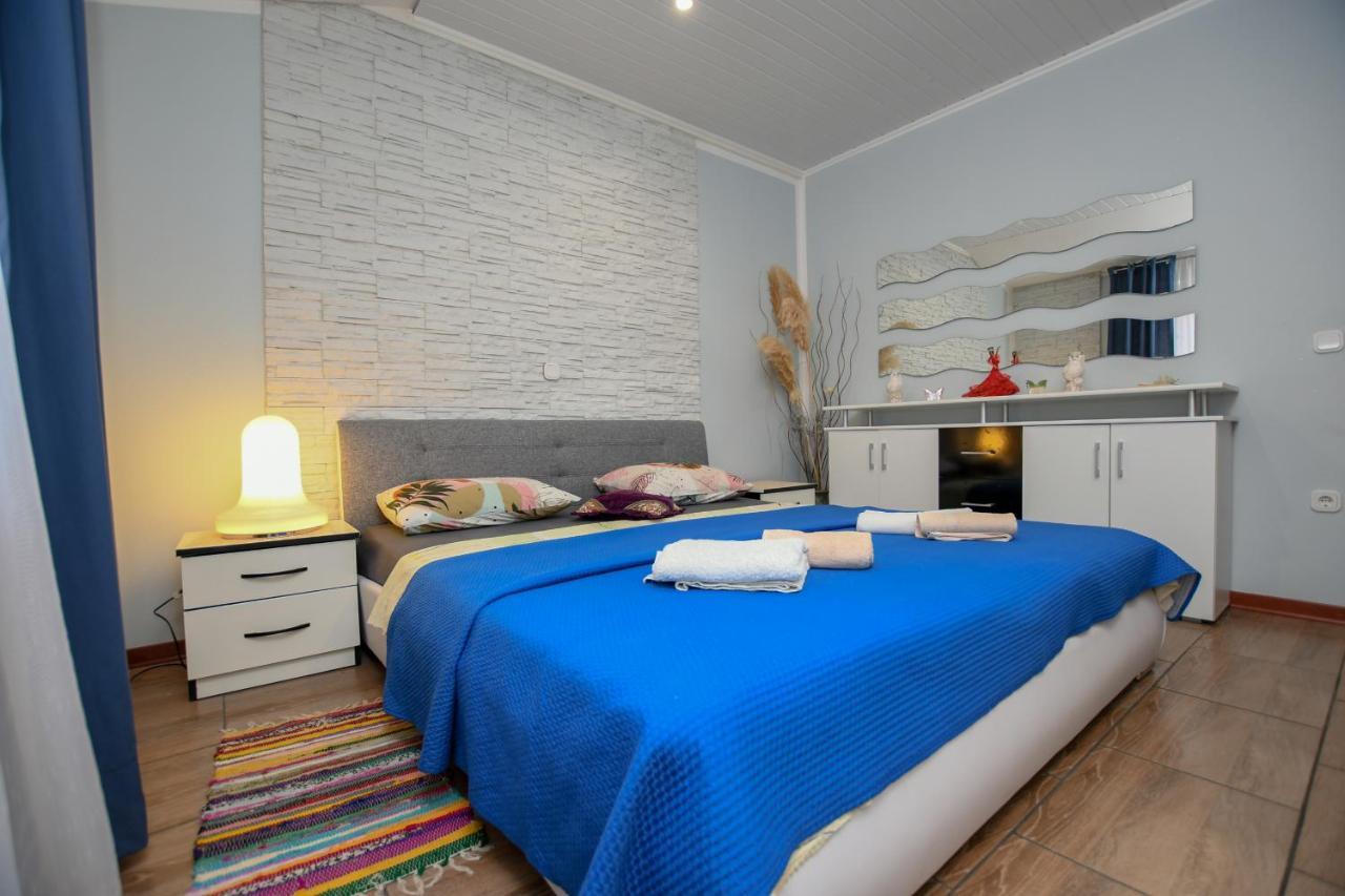 Apartments Katja Porec Bagian luar foto