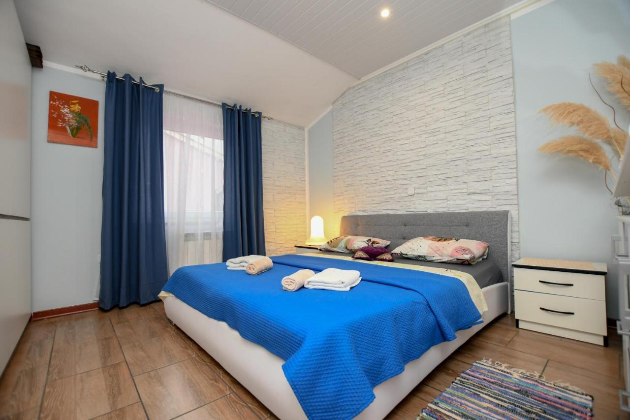 Apartments Katja Porec Bagian luar foto