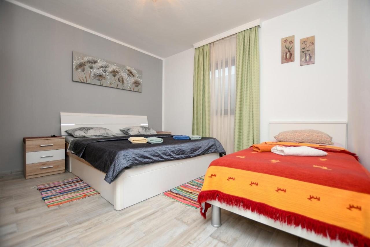 Apartments Katja Porec Bagian luar foto