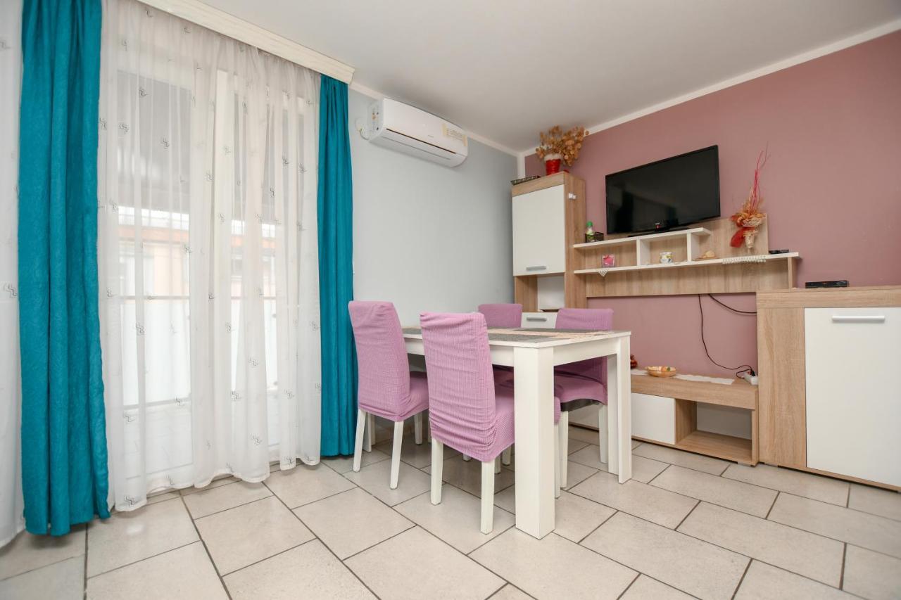 Apartments Katja Porec Bagian luar foto