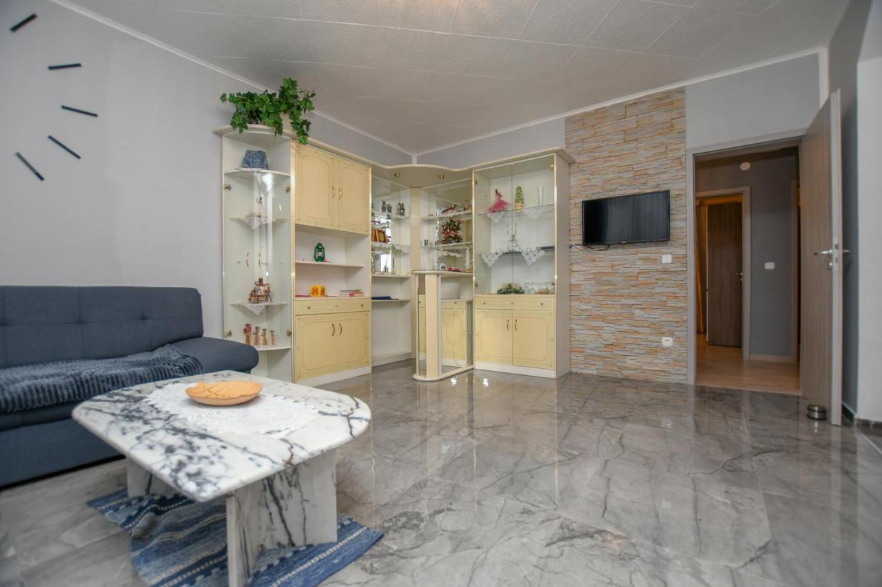 Apartments Katja Porec Bagian luar foto