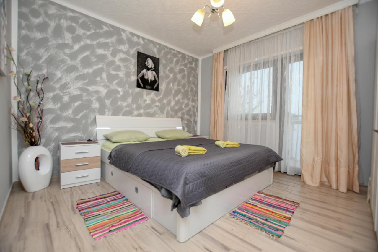 Apartments Katja Porec Bagian luar foto